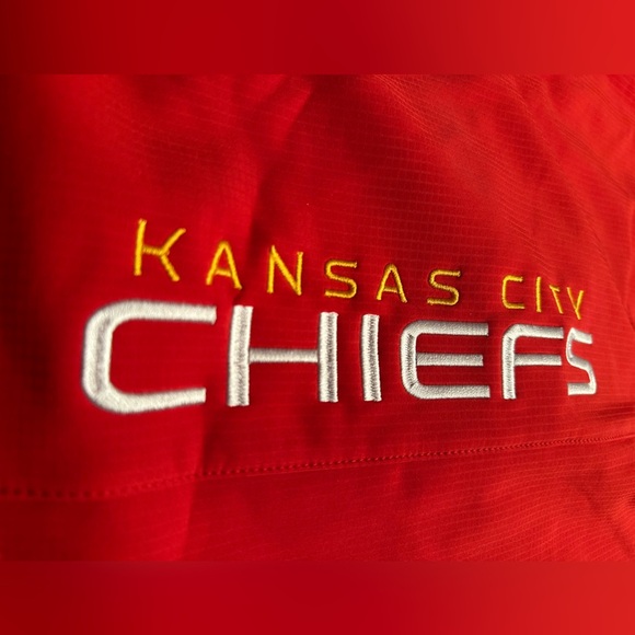 NWT Men’s Medium soft shell Chiefs coat - Picture 4 of 5